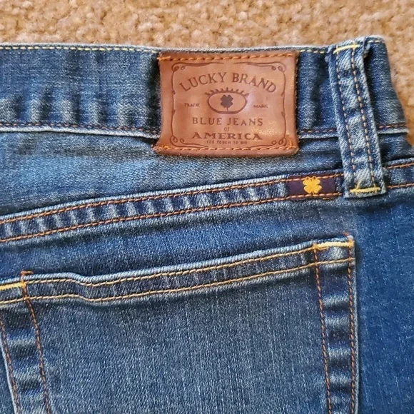 Lucky Brand Abby Double Roll Mid Rise Blue Denim Shorts Size 6/28 - Picture 3 of 9
